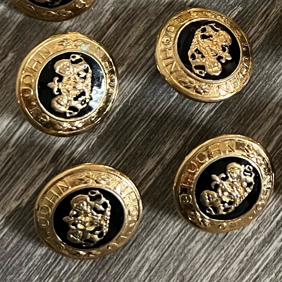 A Set of a Dozen St. John Gold & Black Enamel Replacement Shank Buttons - Picture 2 of 5